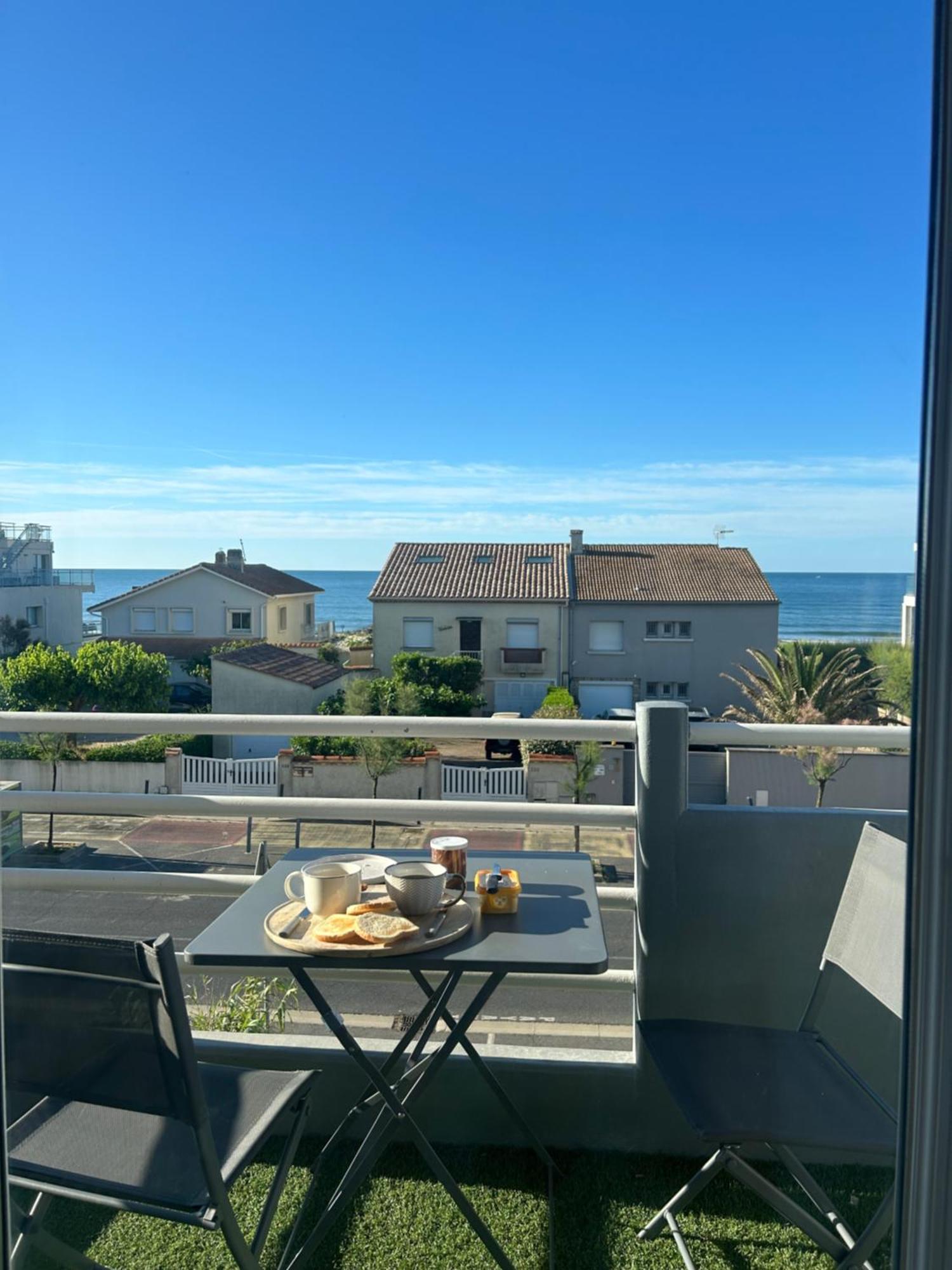 Appartement Traversant Vue Mer Et Etang Могио Экстерьер фото
